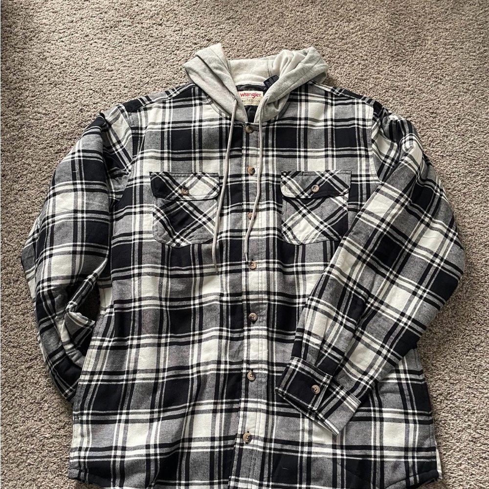 Wrangler Large Black and White Plaid quilted flannel jacket